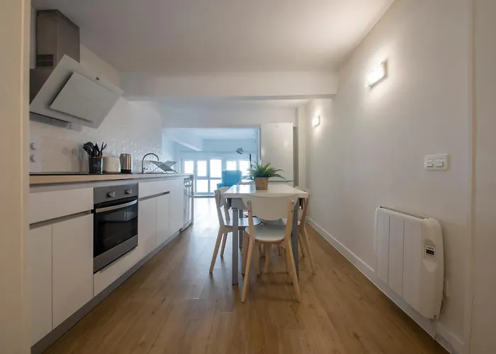 Surf Hideaway * San Sebastian